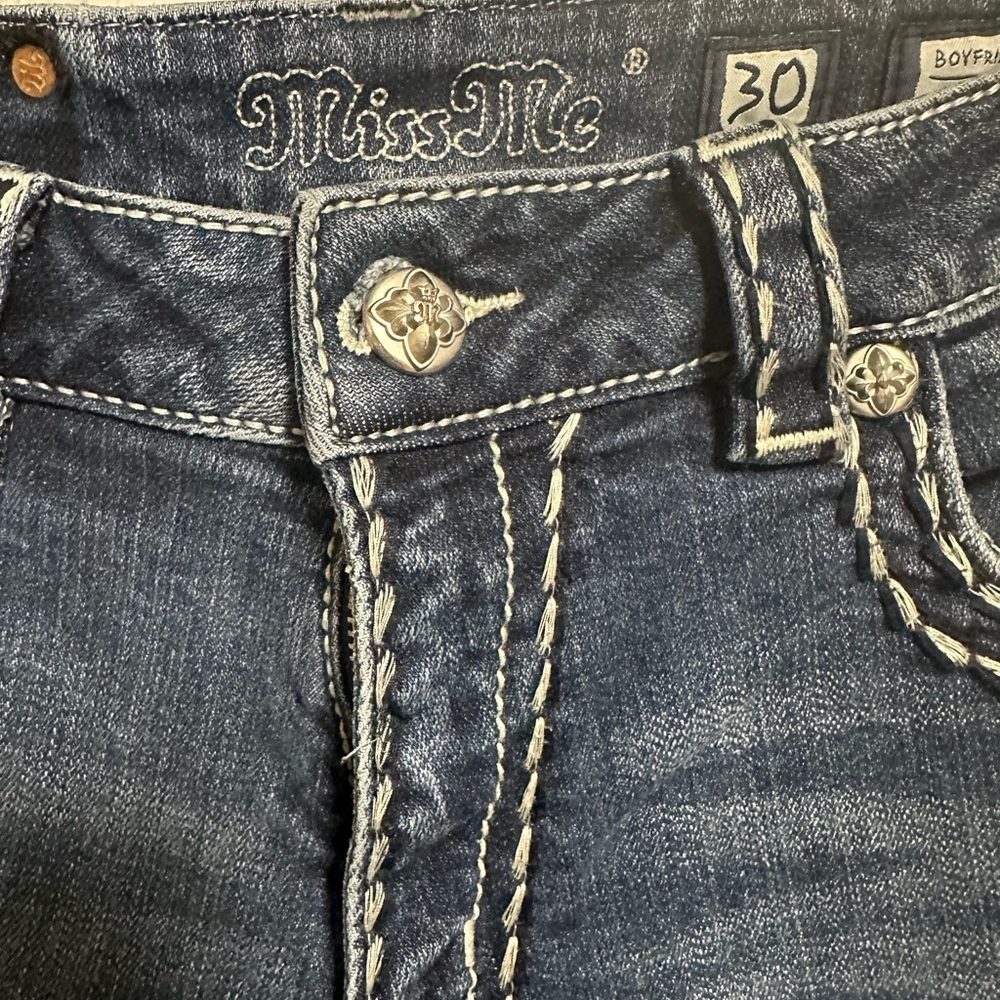 Miss Me Boyfriend Capri Jeans Size 30 - Picture 4 of 8